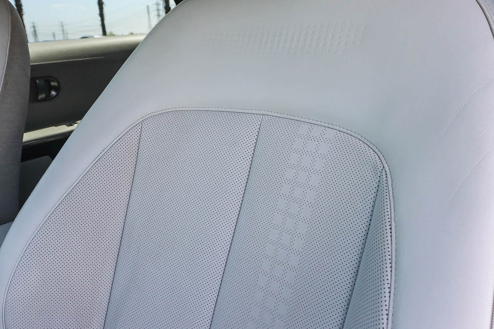 Thumbnail: 2022 Hyundai Ioniq 5 - 27