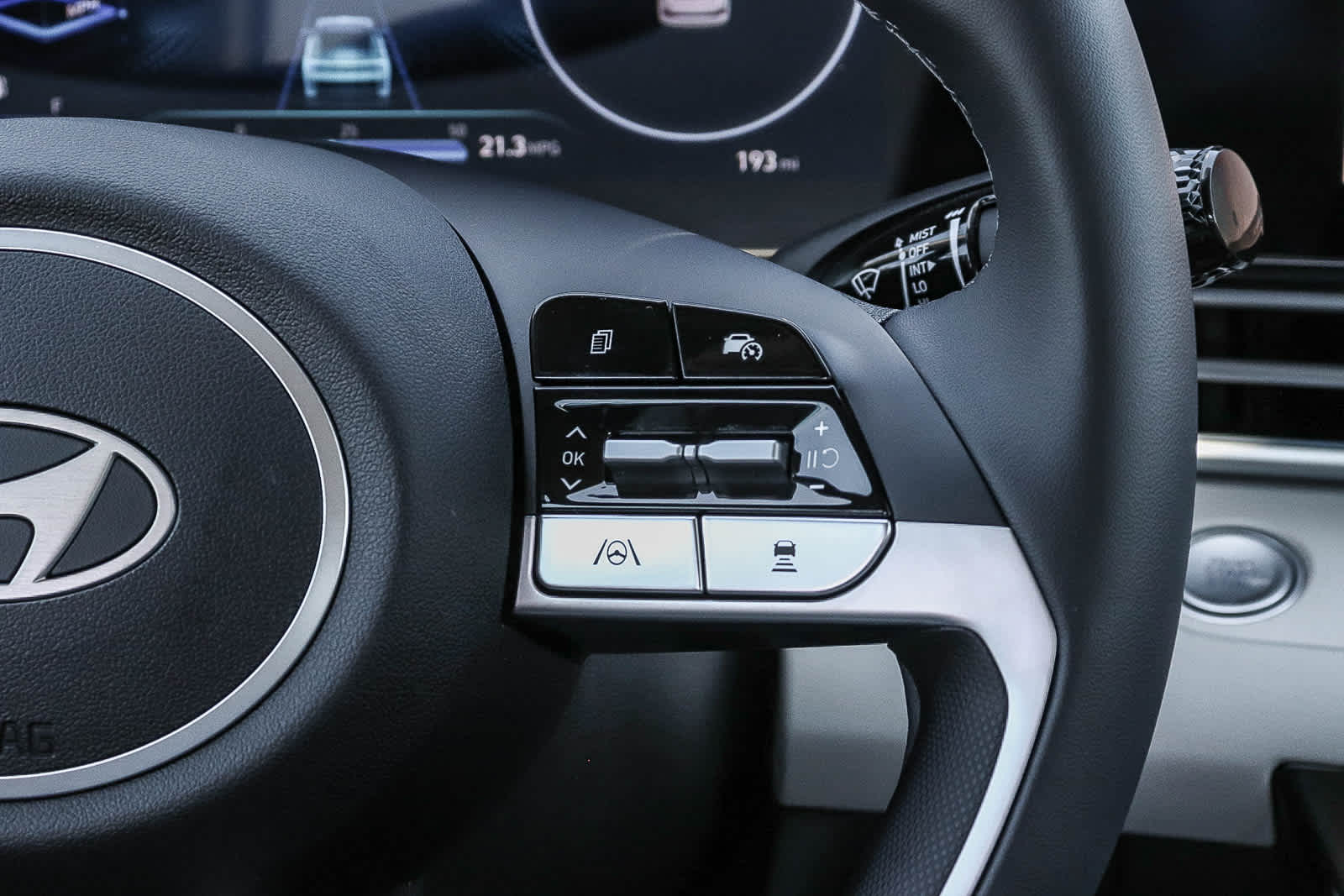 2026 Hyundai Elantra Limited - Photo 23
