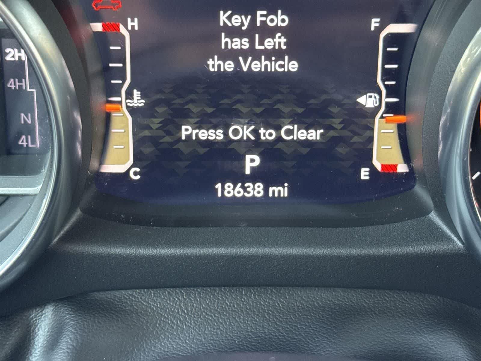 Thumbnail: 2023 Jeep Gladiator - 17