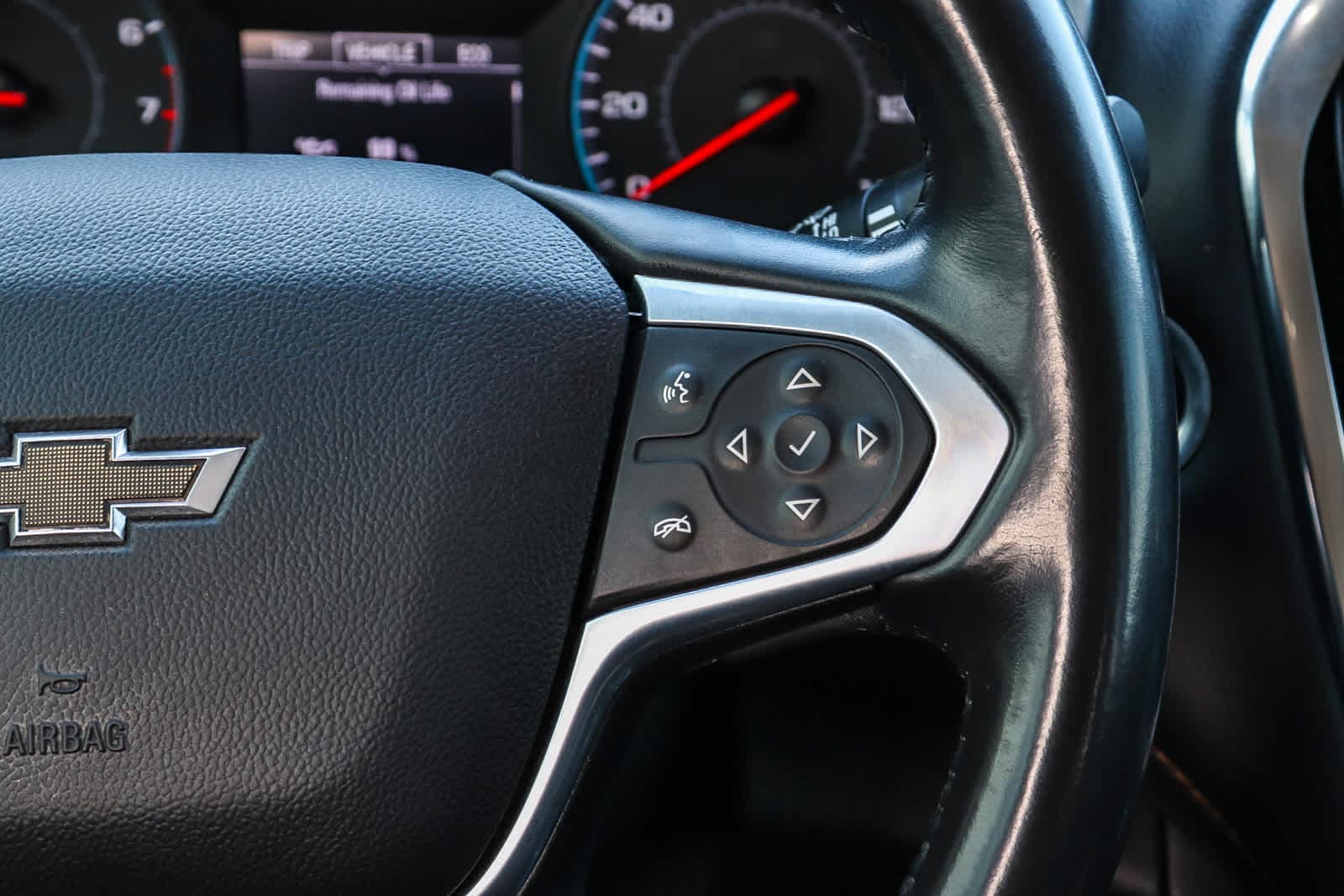 Thumbnail: 2021 Chevrolet Traverse - 17