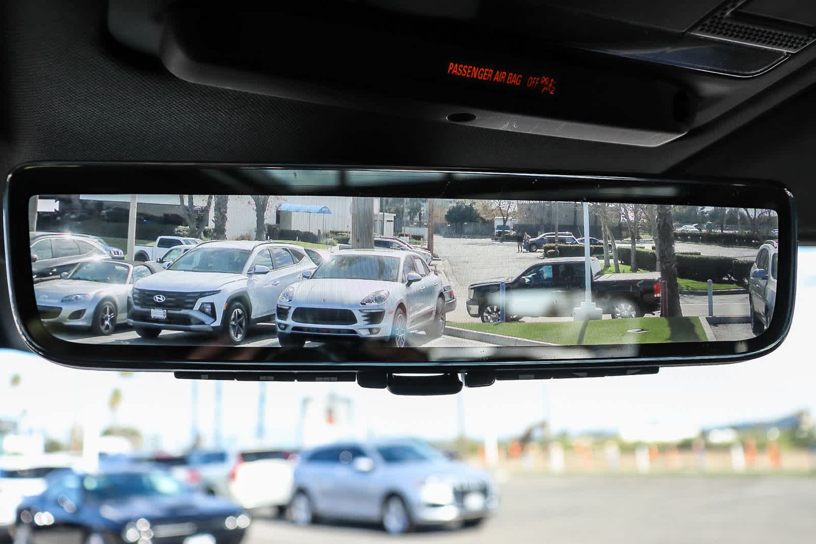 Thumbnail: 2023 Land Rover Defender - 31