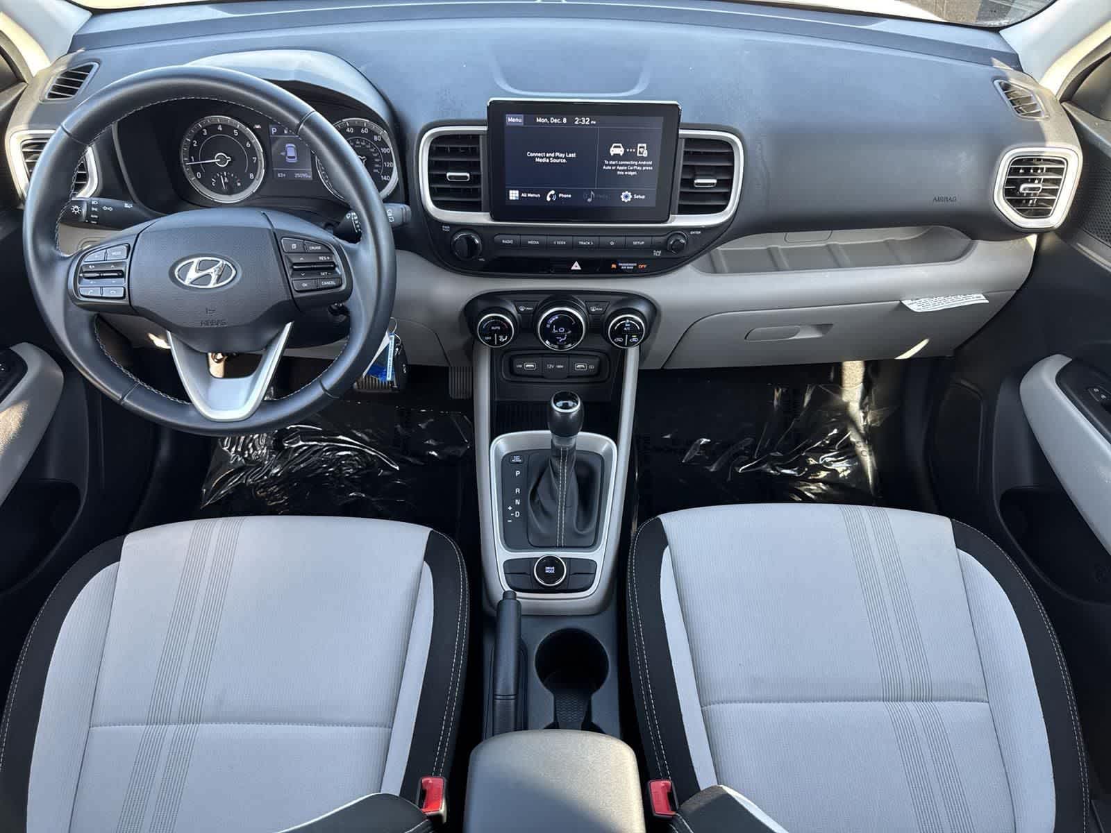 Thumbnail: 2022 Hyundai Venue - 14