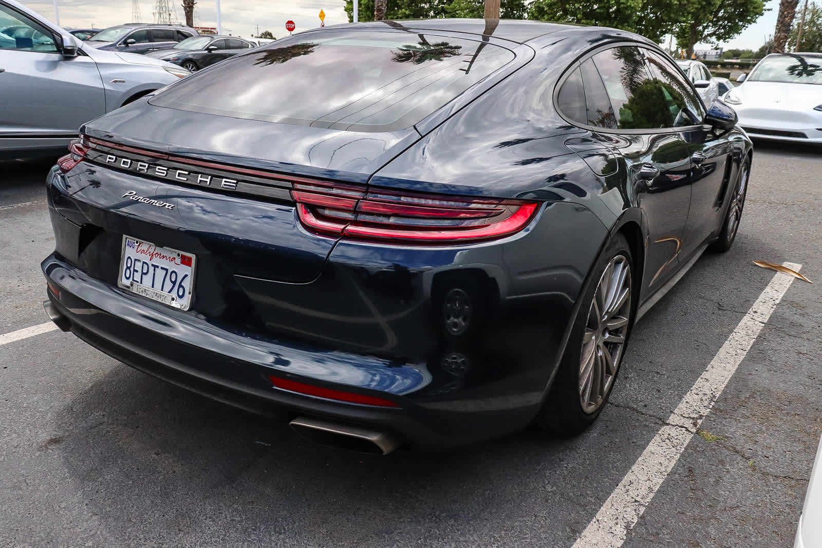 2017 Porsche Panamera 4 photo 6