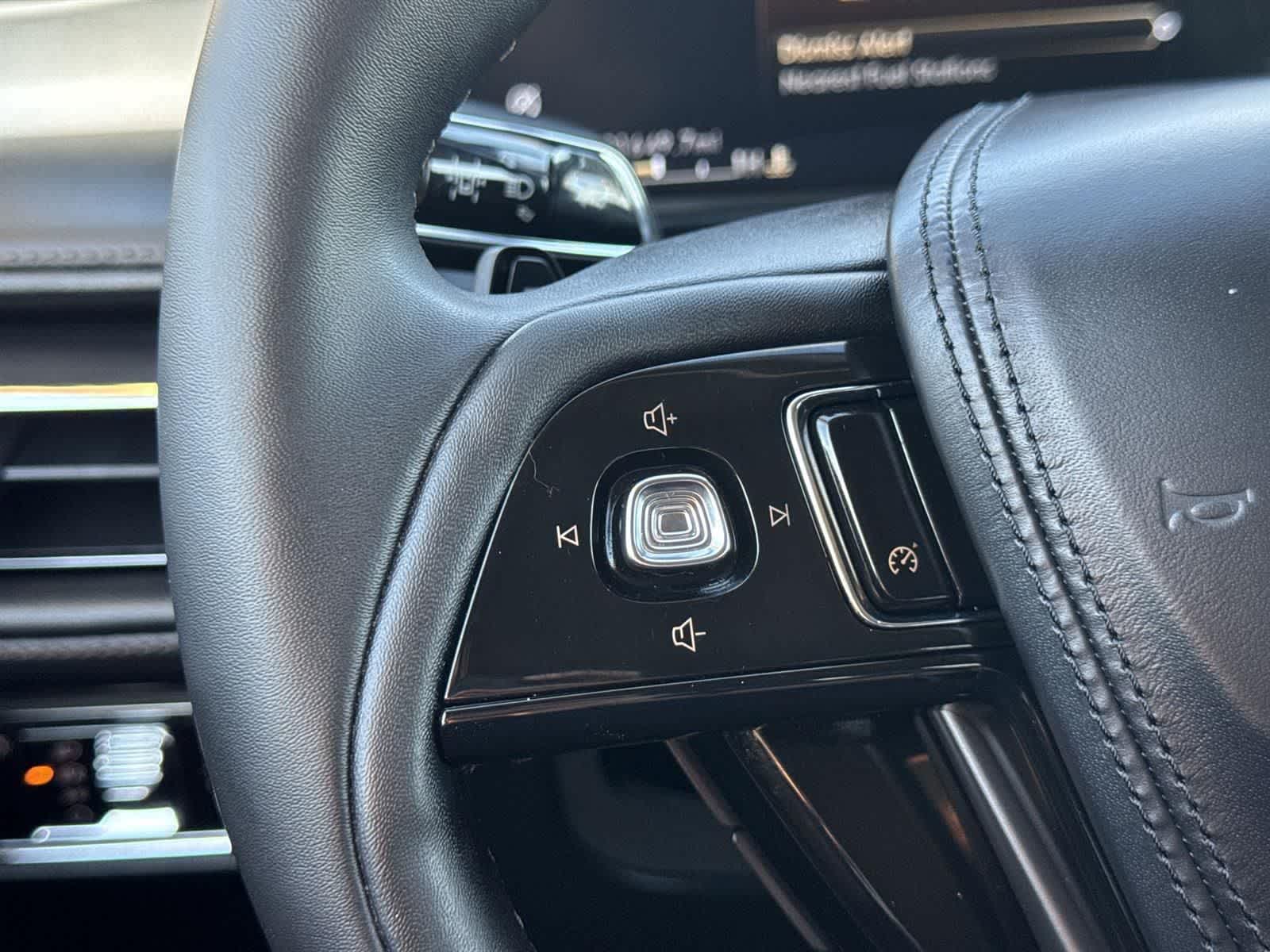 Thumbnail: 2023 Lincoln Aviator - 23