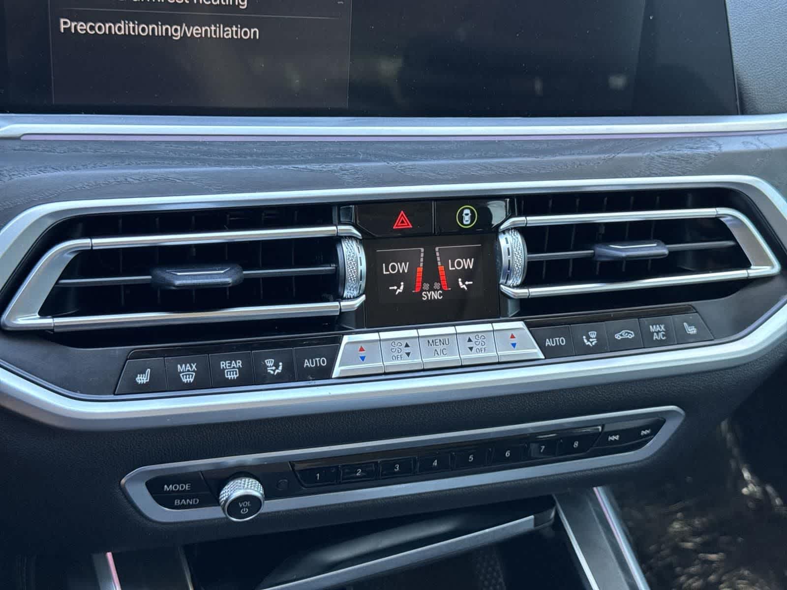 Thumbnail: 2022 BMW X7 - 14