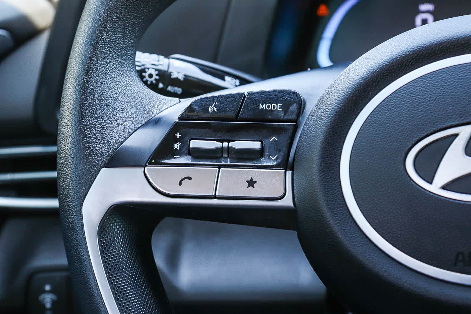 Thumbnail: 2025 Hyundai Elantra - 17