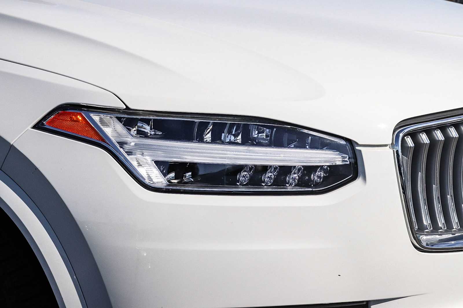 Thumbnail: 2022 Volvo XC90 - 4