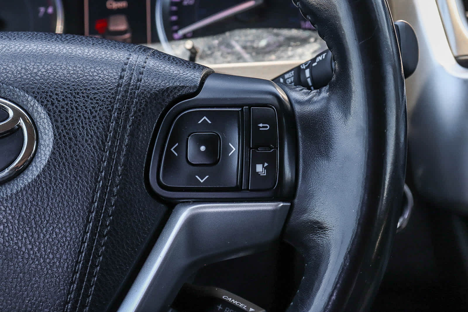 Thumbnail: 2016 Toyota Highlander - 19