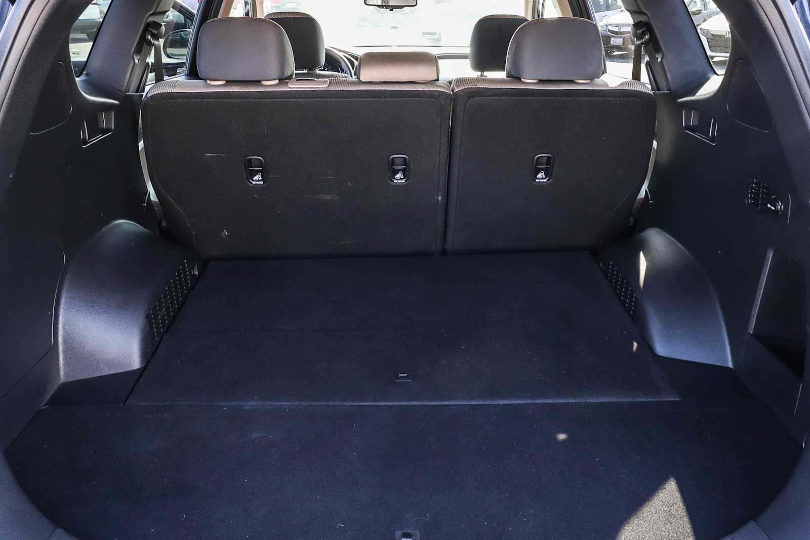 Thumbnail: 2020 Hyundai Santa Fe - 12