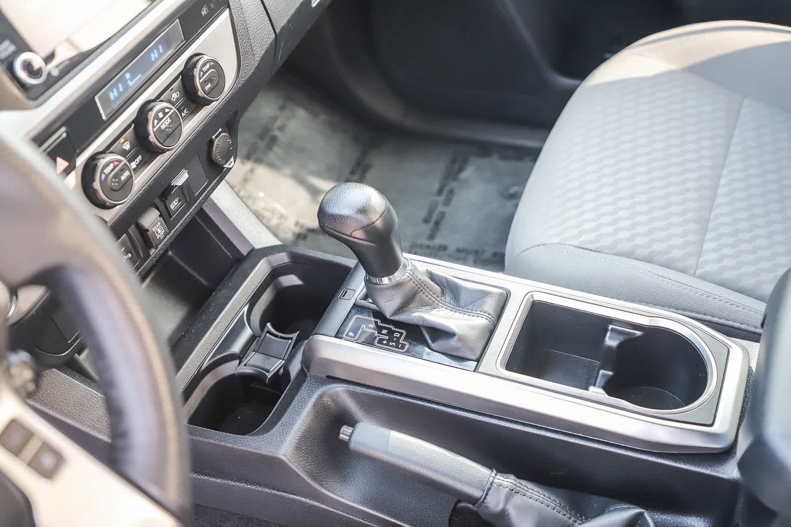 Thumbnail: 2023 Toyota Tacoma - 20