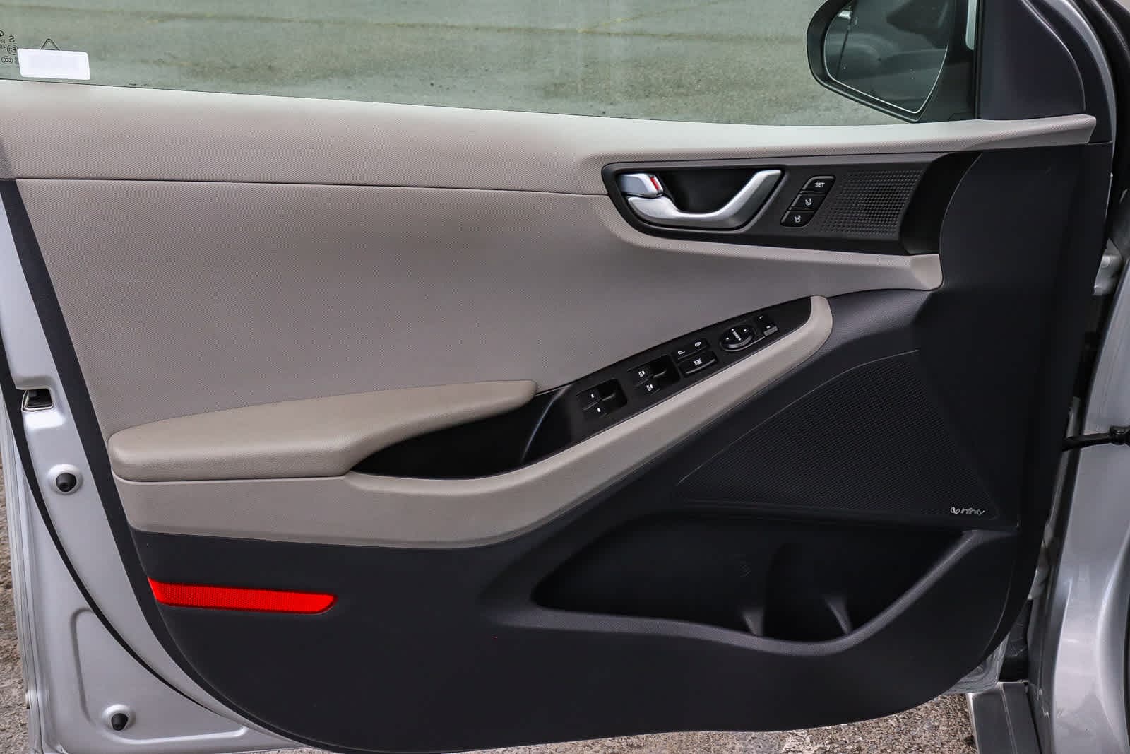 Thumbnail: 2019 Hyundai Ioniq - 24