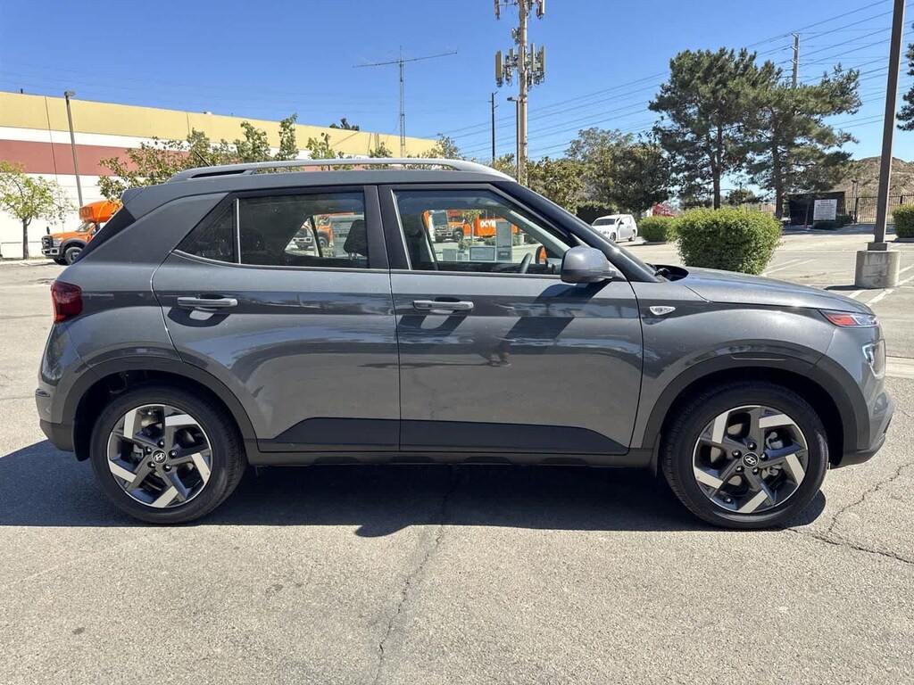 New 2025 Hyundai Venue SEL SUV