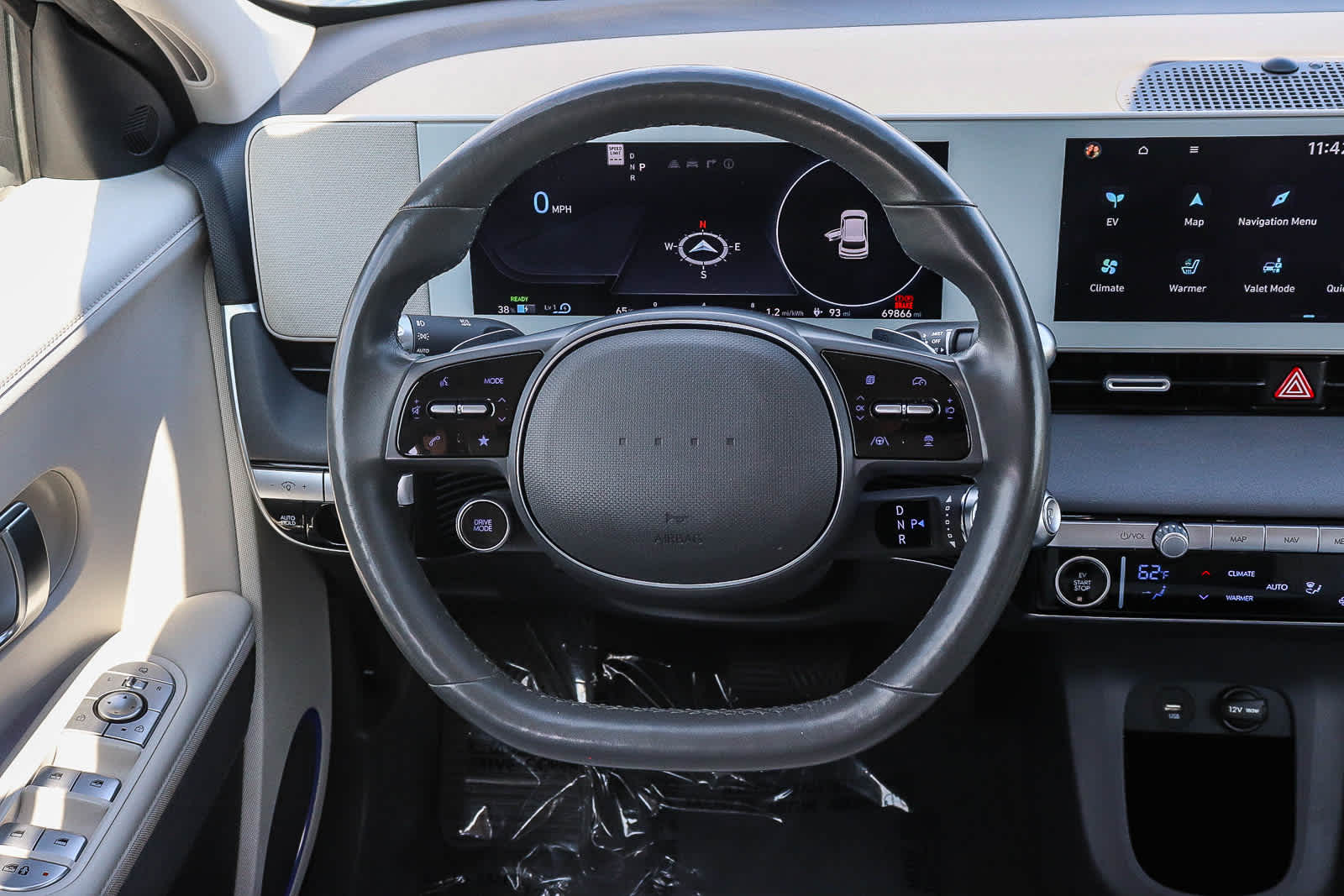 Thumbnail: 2022 Hyundai Ioniq 5 - 16