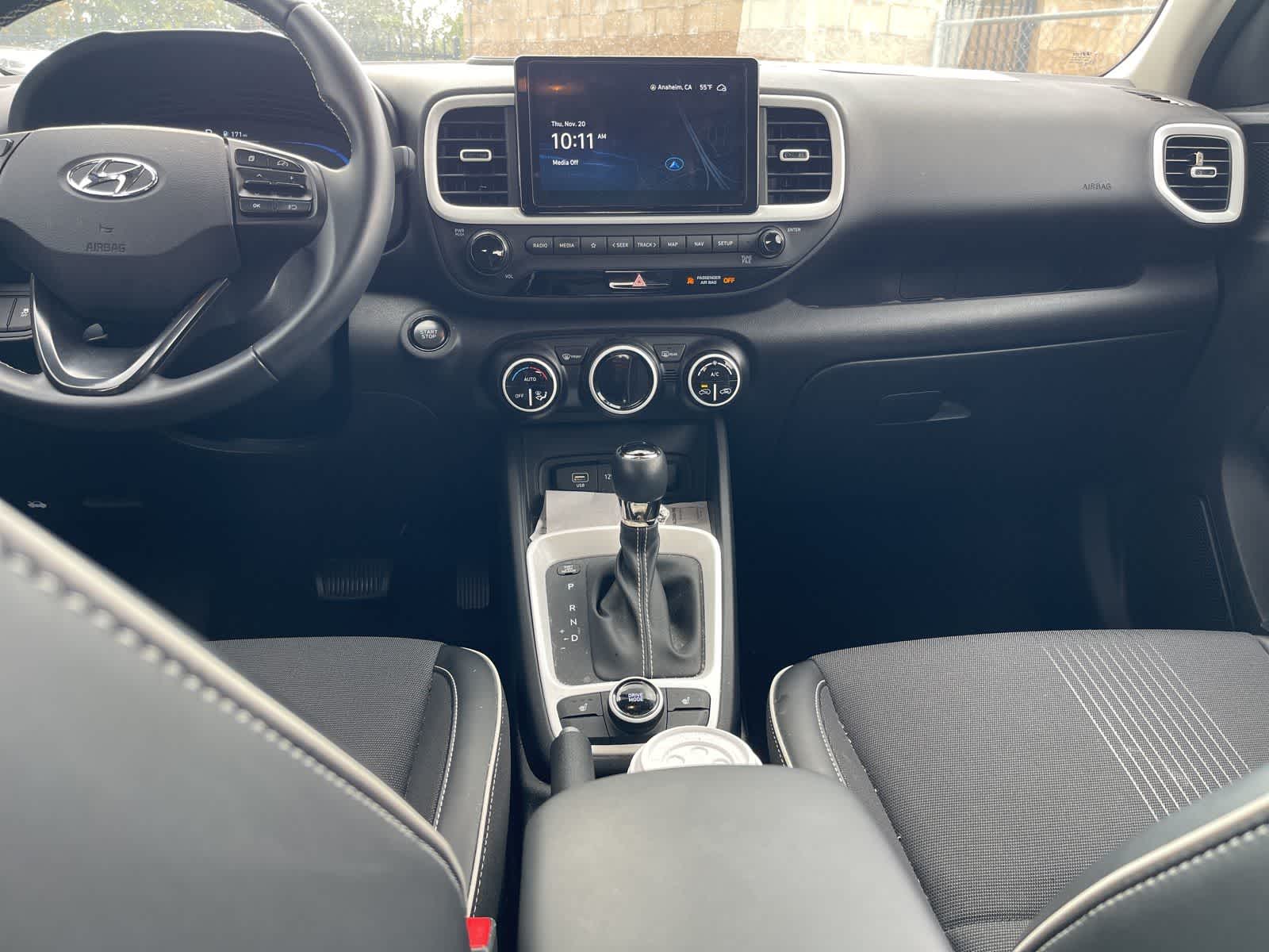 Thumbnail: 2023 Hyundai Venue - 10