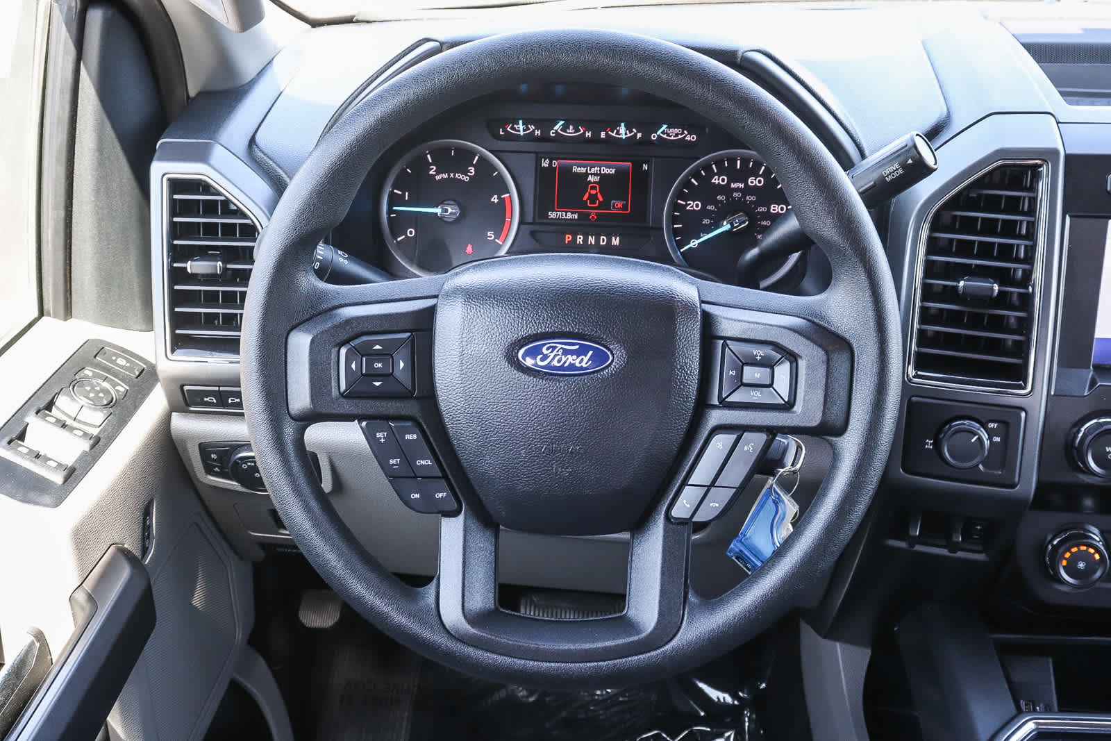 Thumbnail: 2020 Ford Econoline - 18