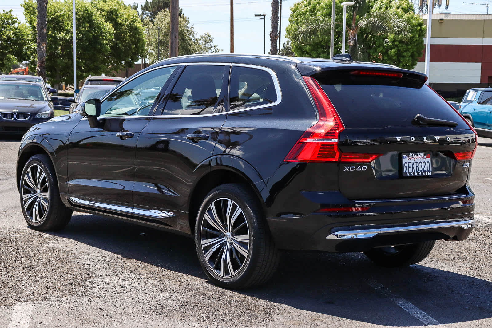 Thumbnail: 2023 Volvo XC60 - 8