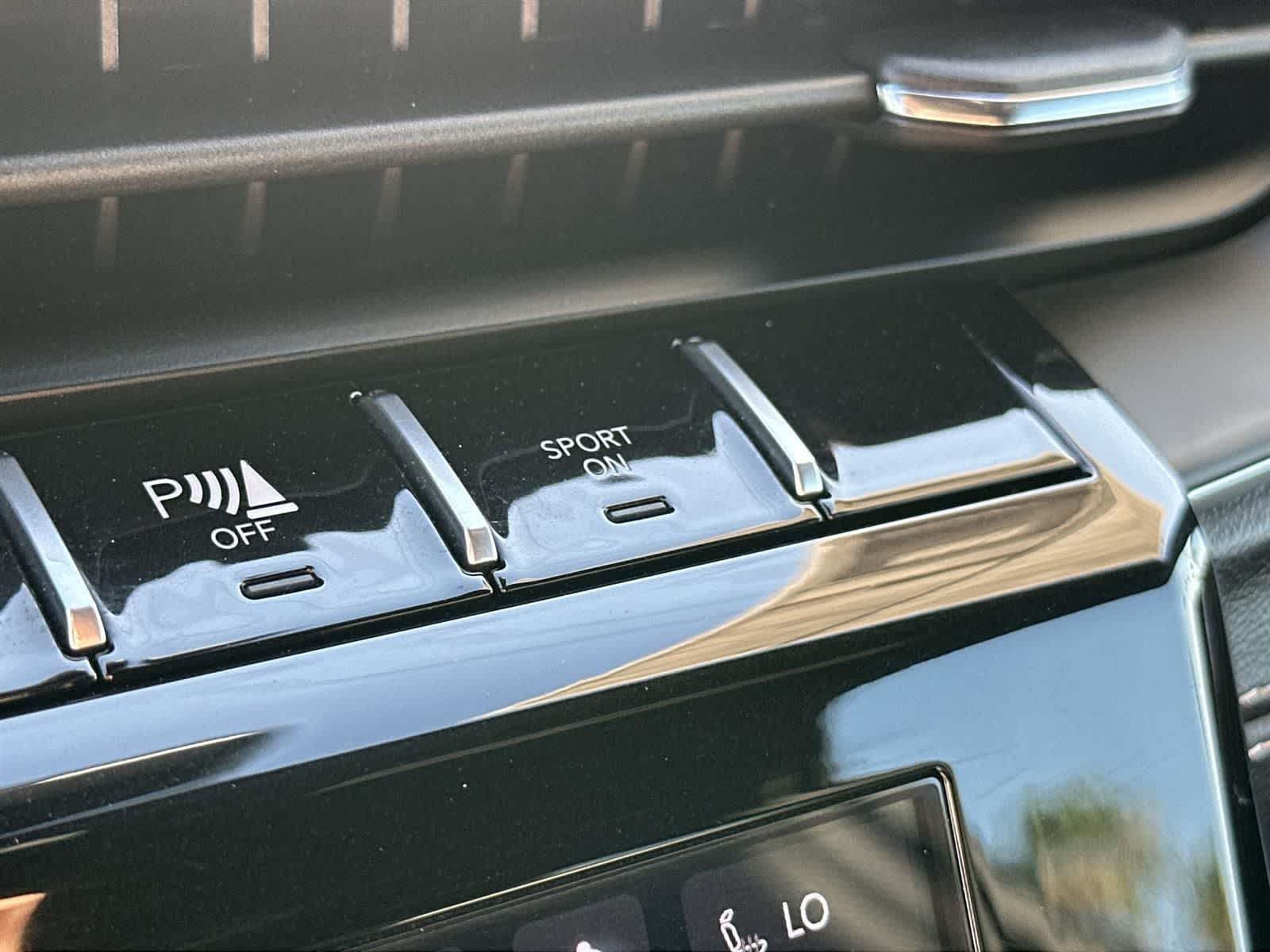 Thumbnail: 2024 Jeep Grand Cherokee L - 17