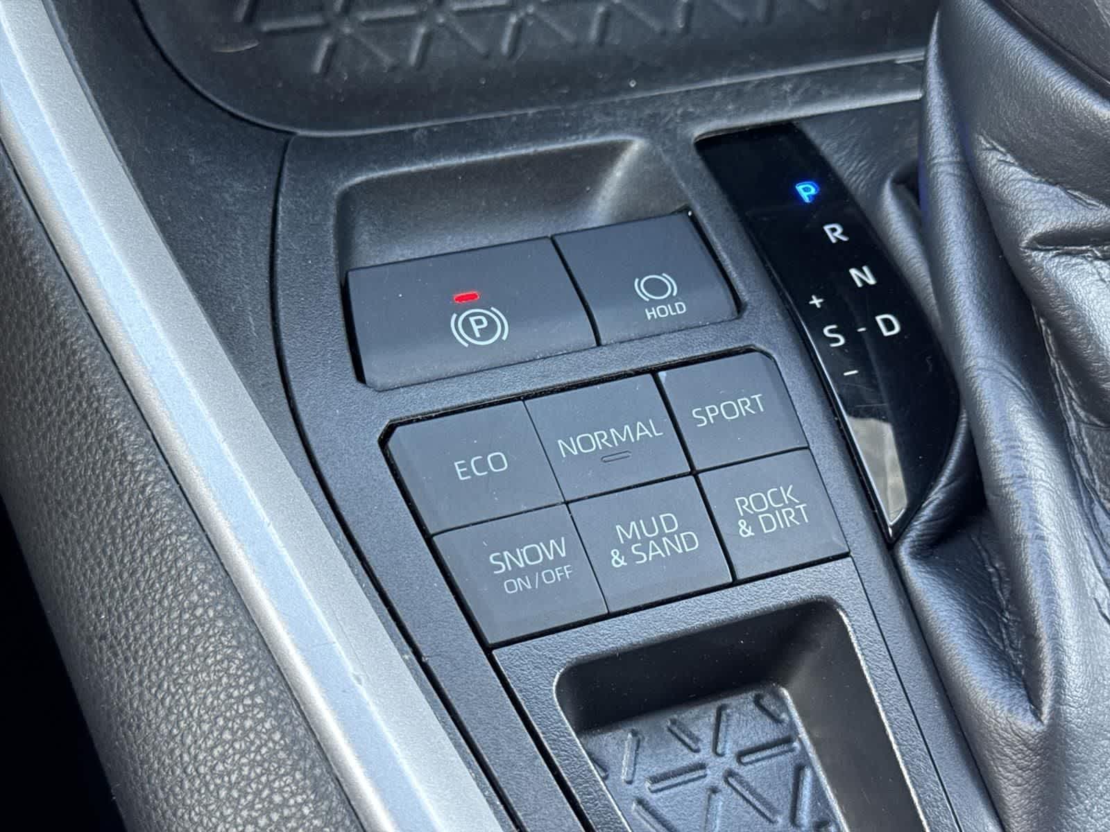 Thumbnail: 2023 Toyota RAV4 - 17