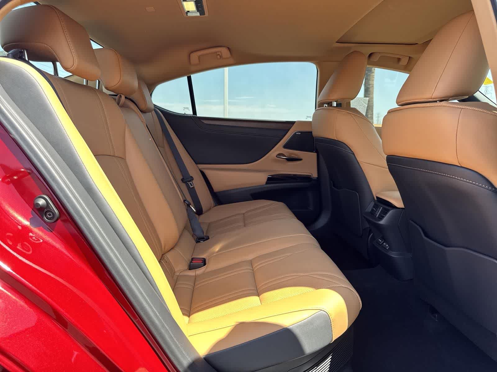 Thumbnail: 2025 Lexus ES - 36