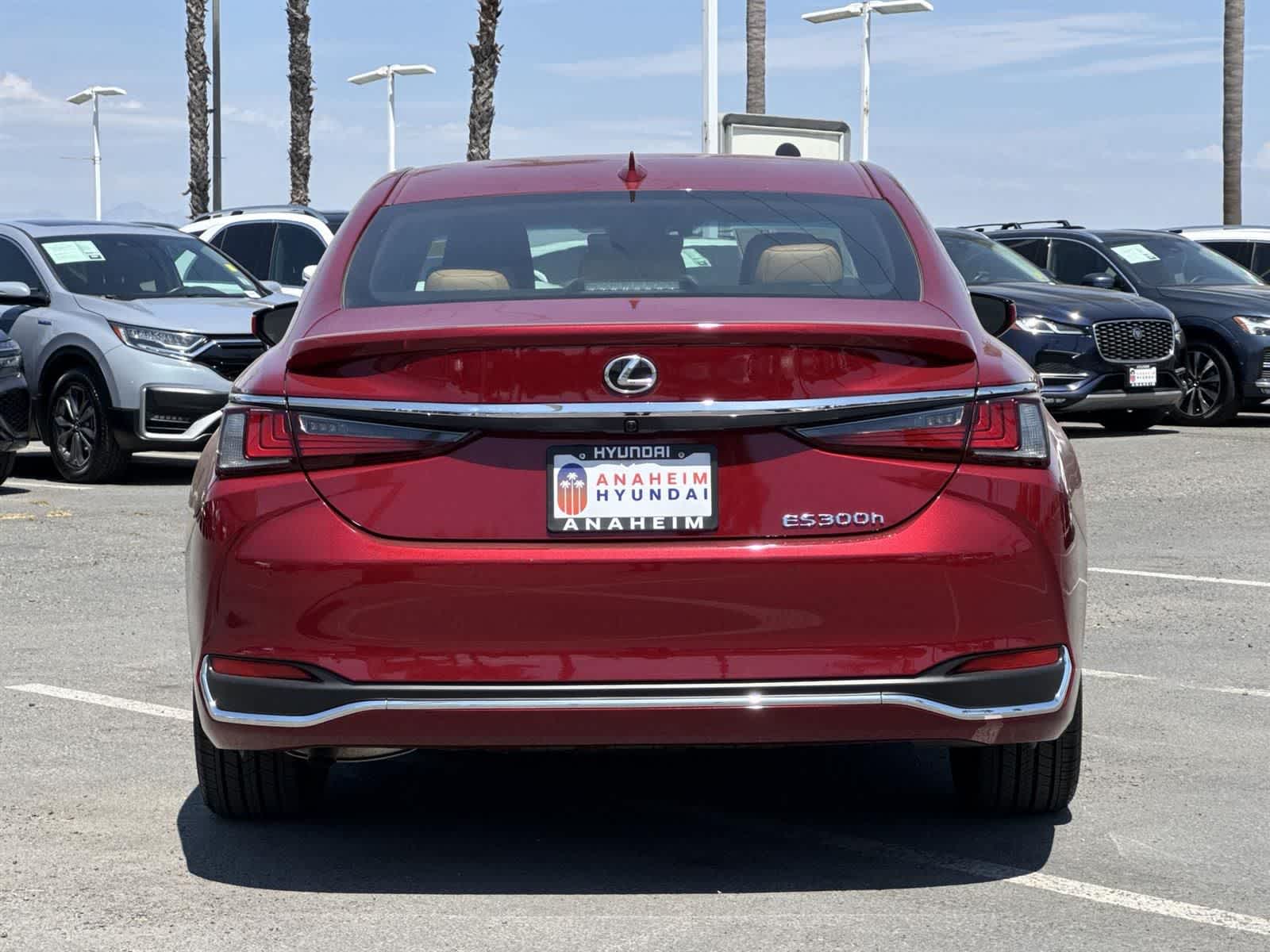 Thumbnail: 2025 Lexus ES - 4