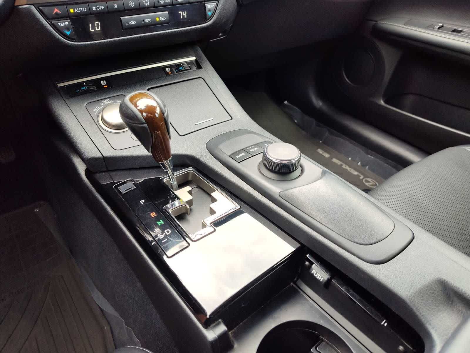 Thumbnail: 2014 Lexus ES - 26