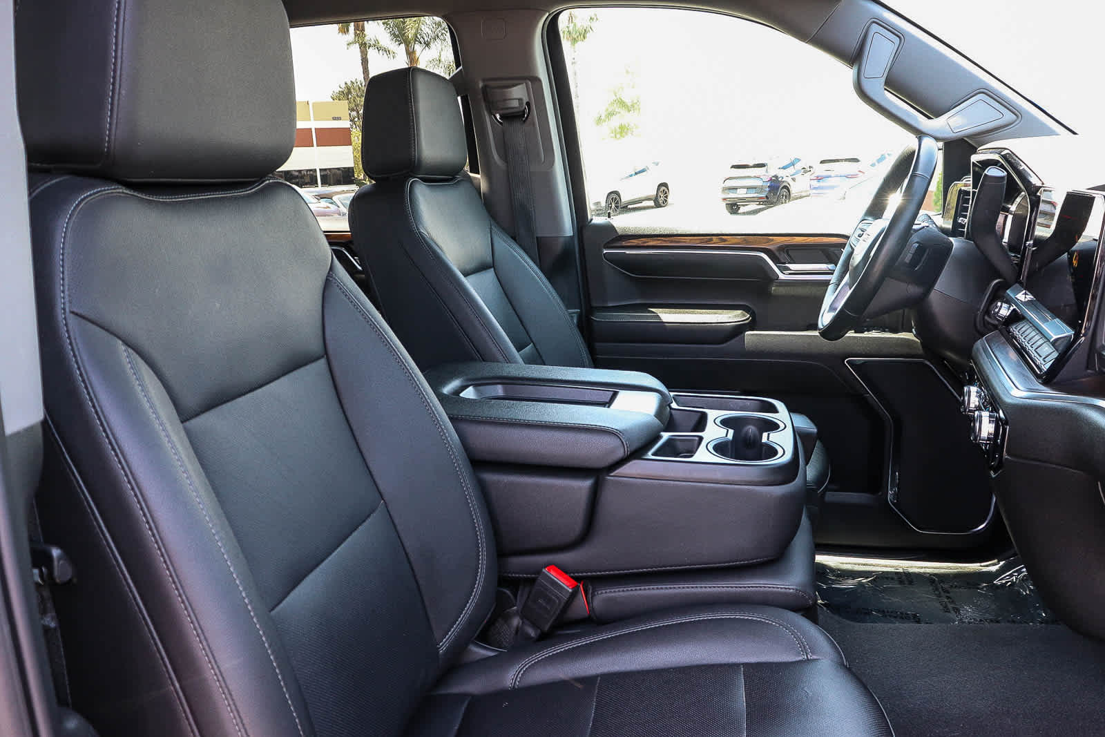 2024 GMC Sierra 1500 SLT - Photo 27