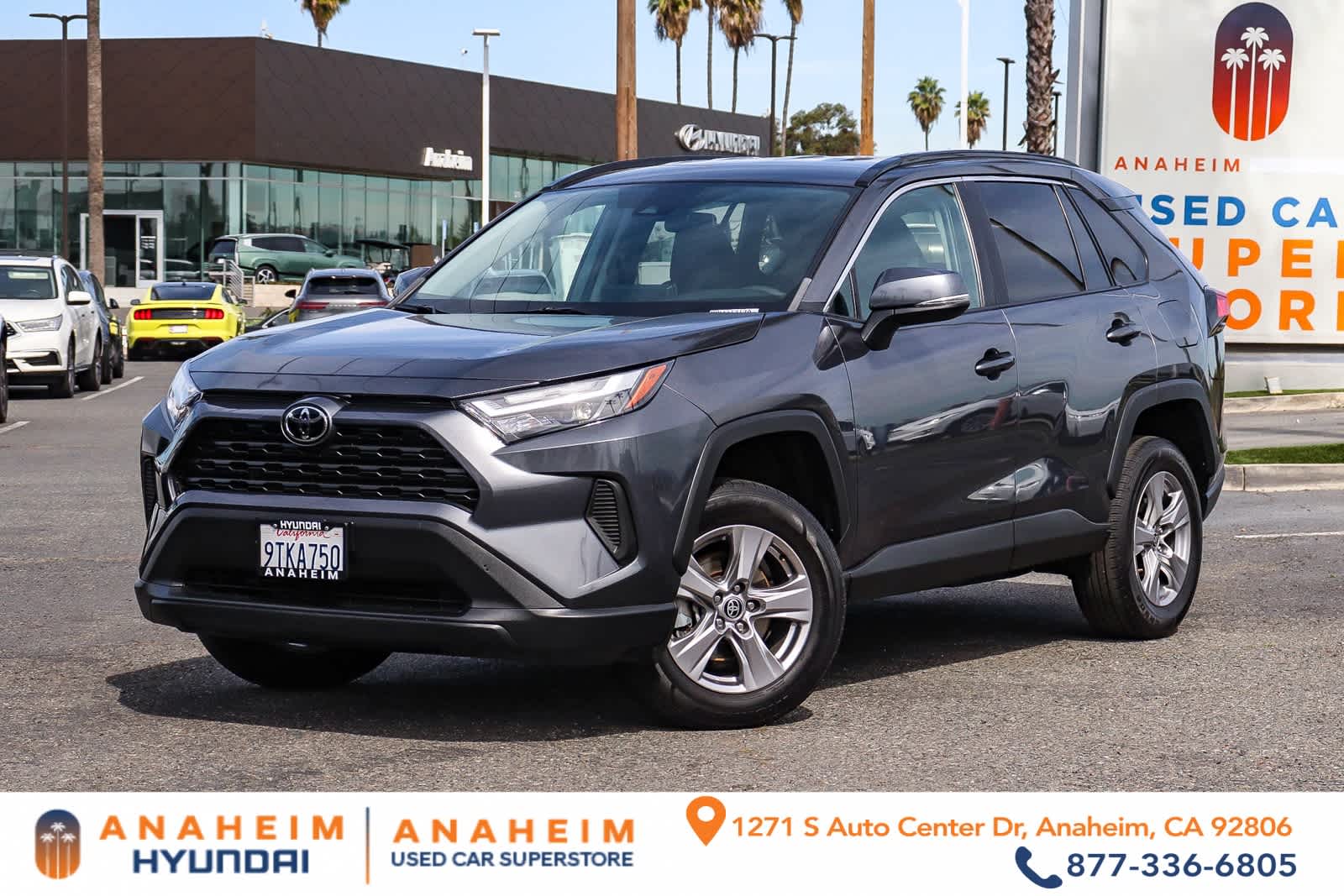 2023 Toyota RAV4 XLE photo 1