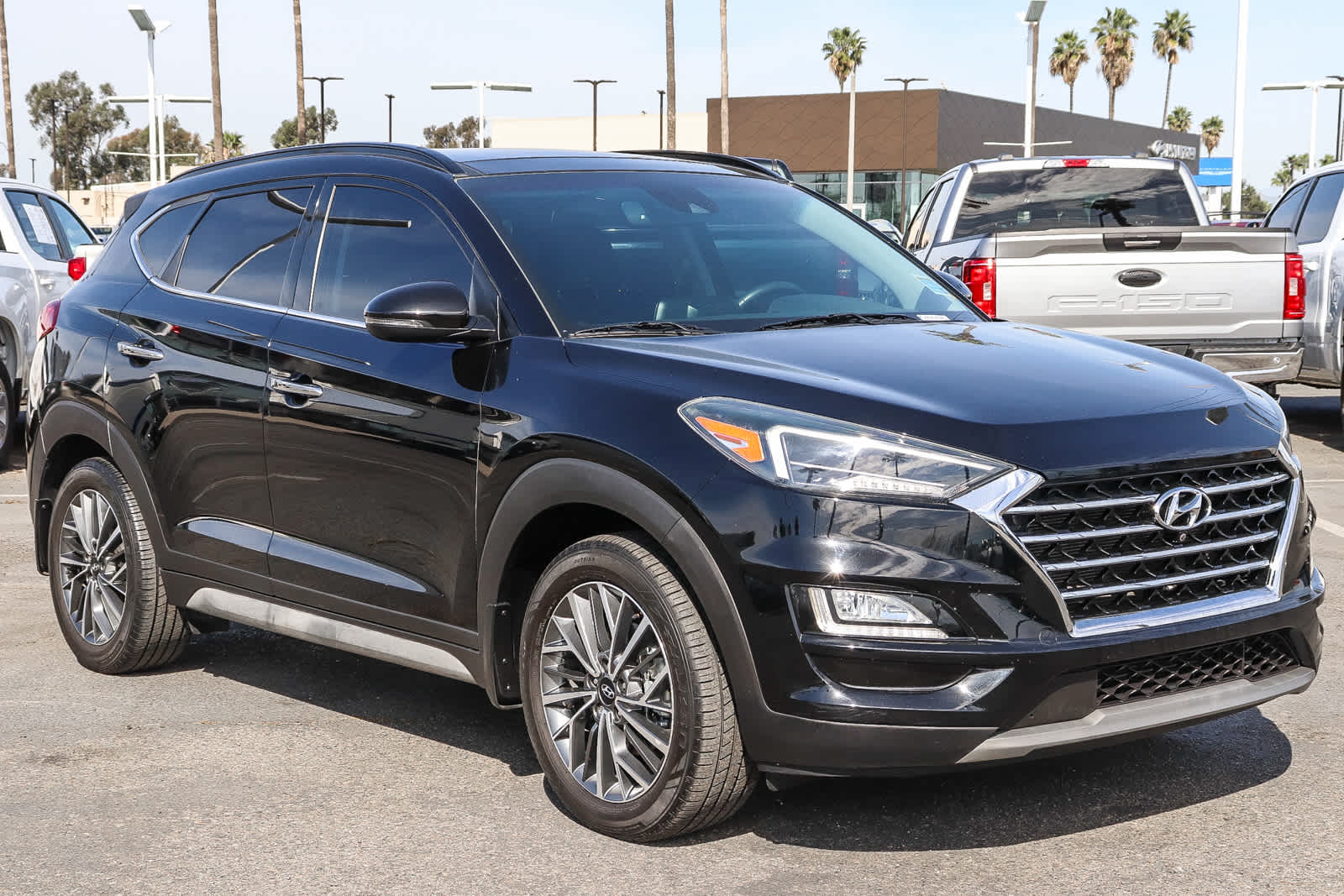 Thumbnail: 2019 Hyundai Tucson - 3