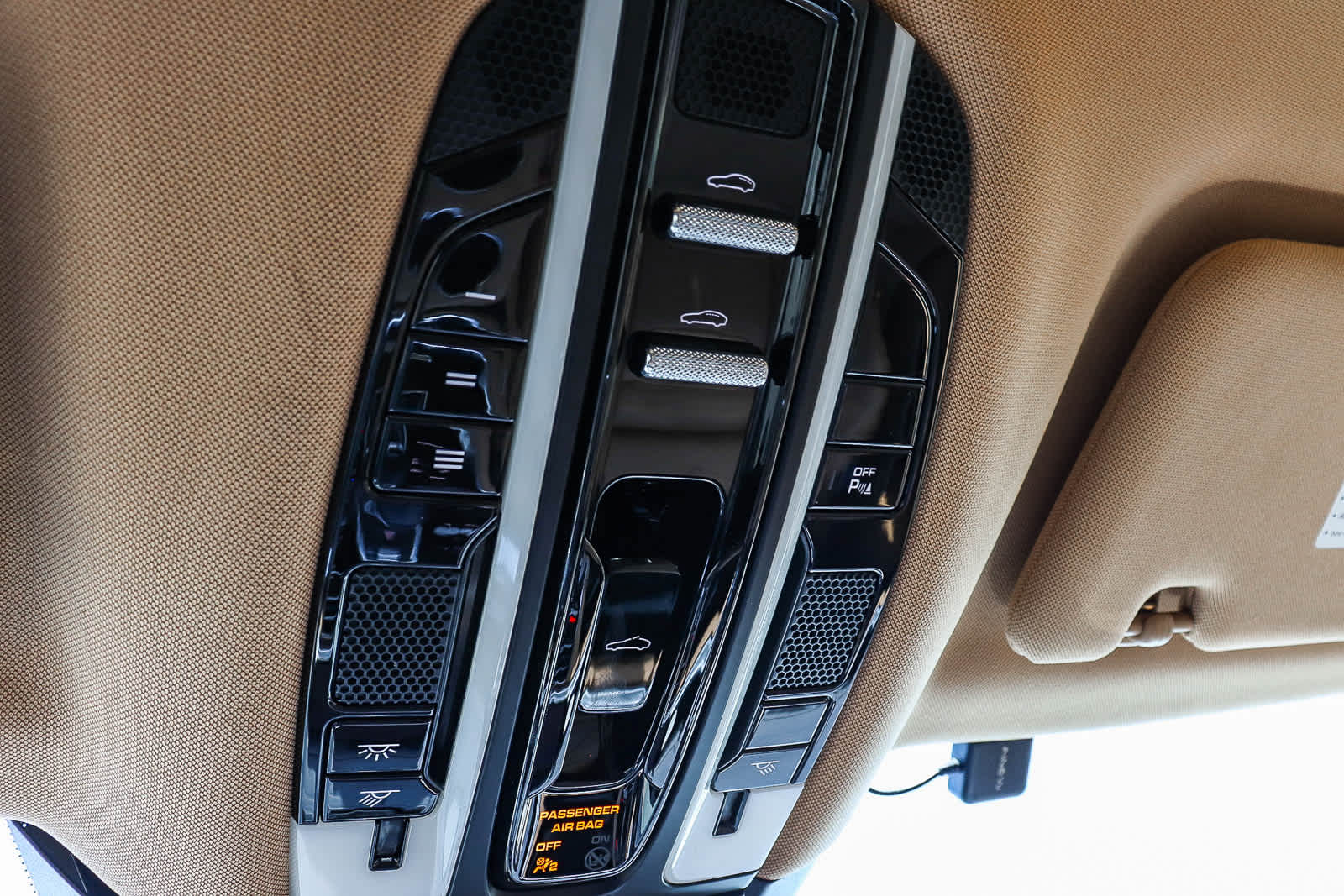 Thumbnail: 2017 Porsche Panamera - 31