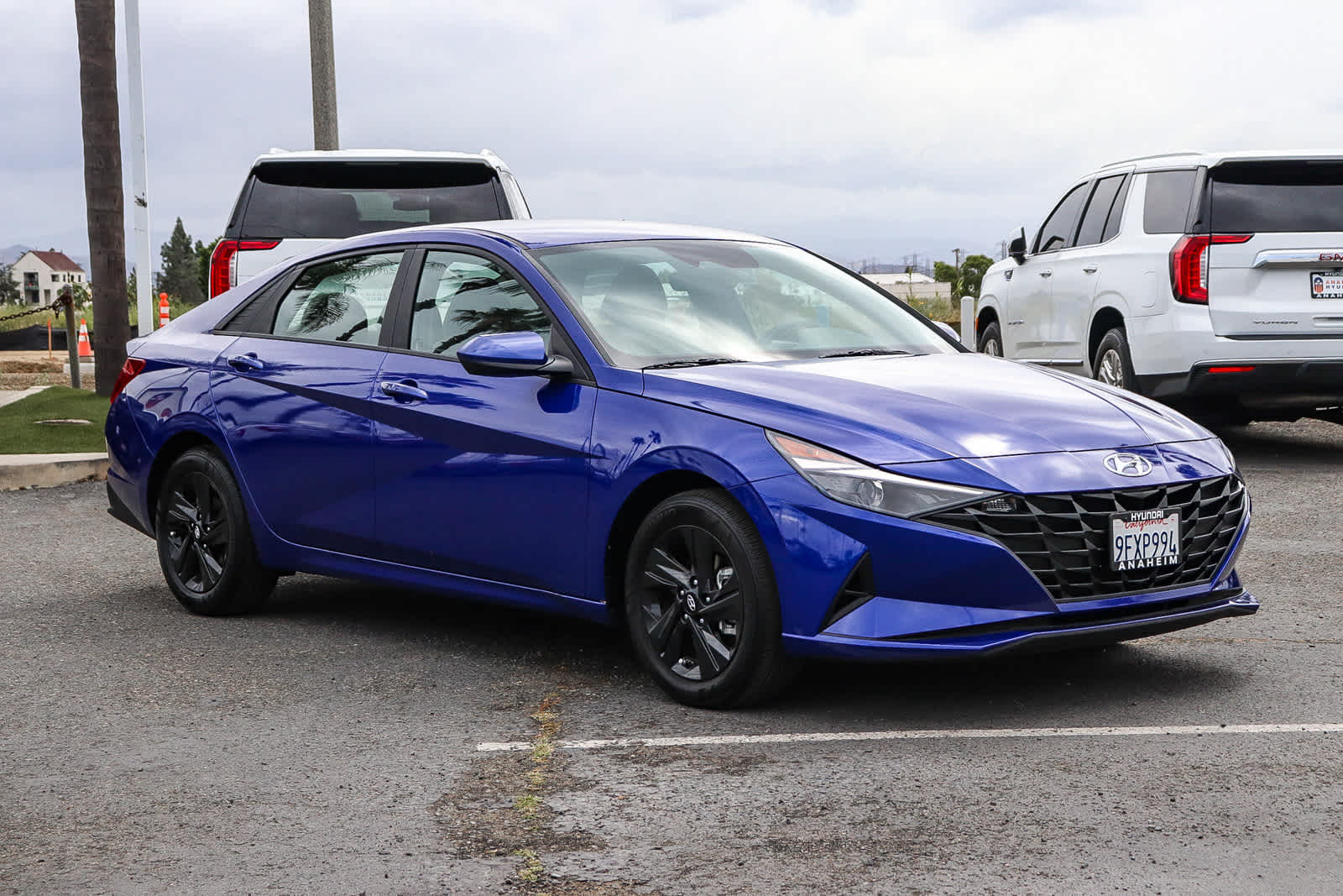 2023 Hyundai Elantra SEL photo 2