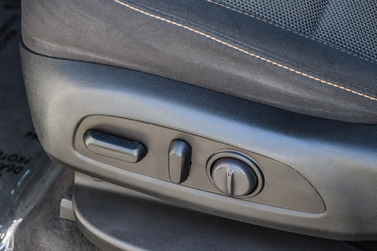 Thumbnail: 2021 Chevrolet Traverse - 24