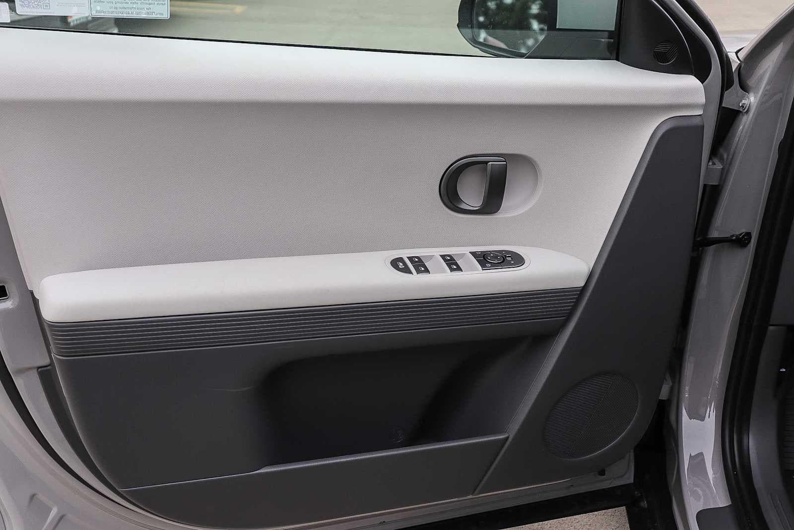 Thumbnail: 2026 Hyundai Ioniq 5 - 22