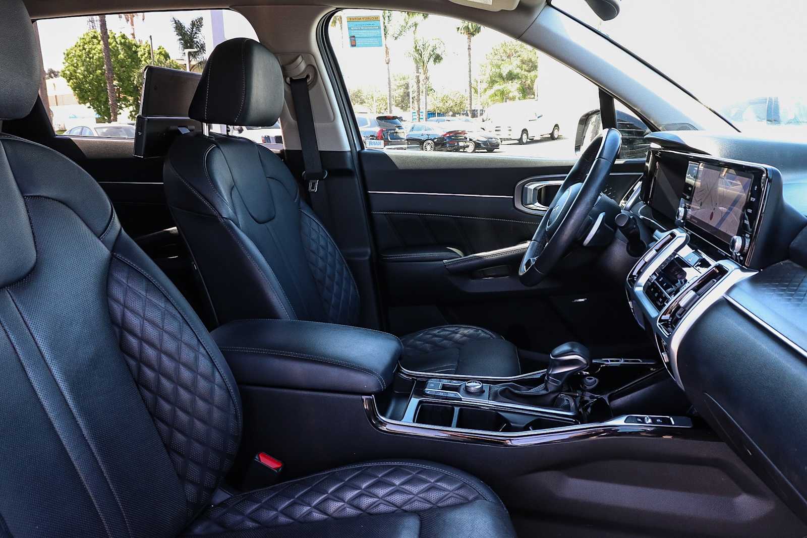 Thumbnail: 2022 Kia Sorento - 26