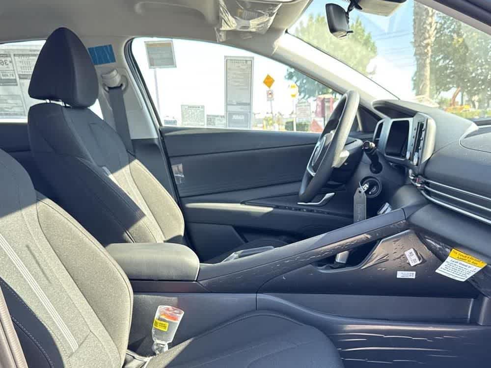Thumbnail: 2025 Hyundai Elantra - 33
