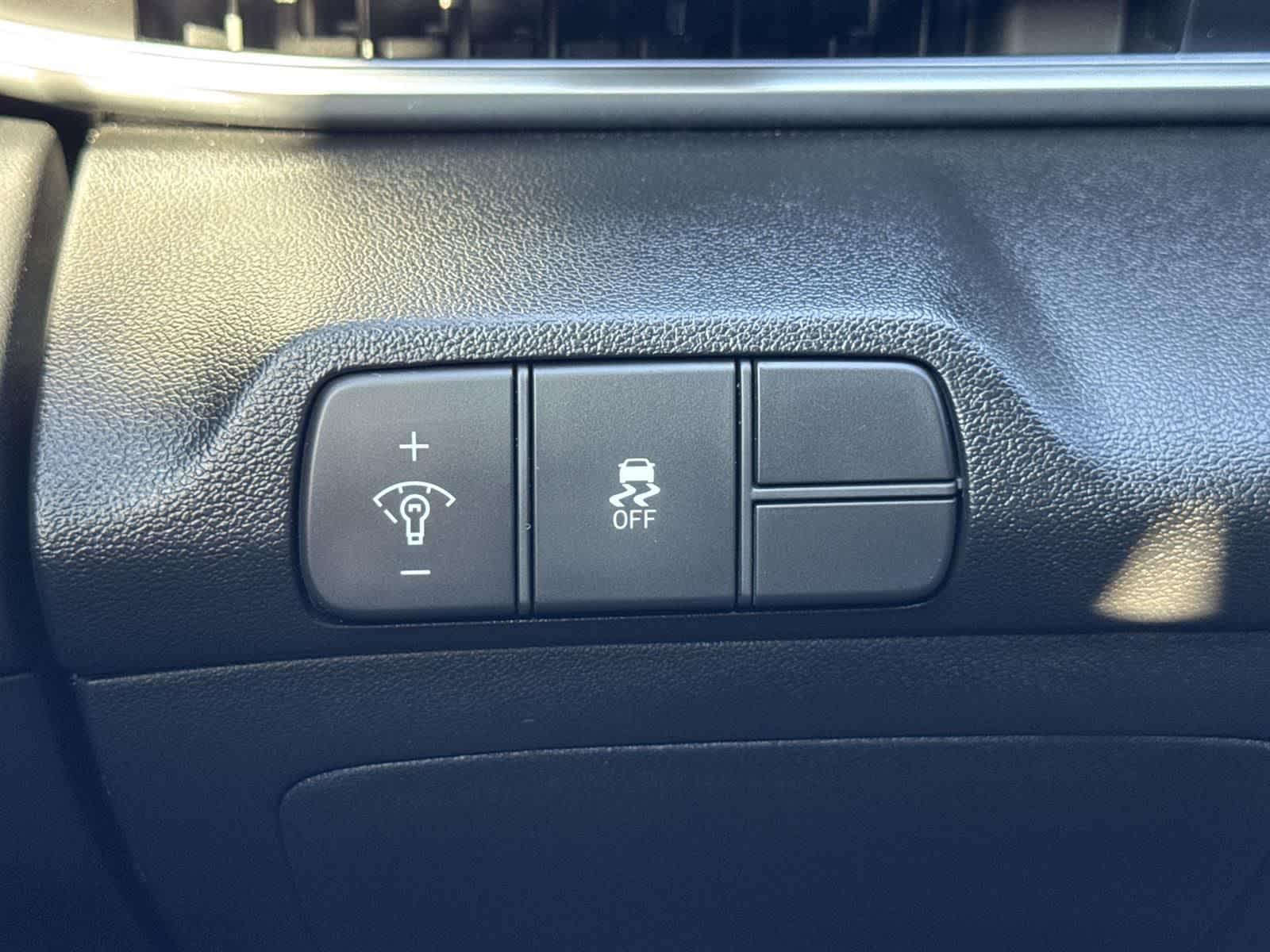 Thumbnail: 2025 Hyundai Elantra - 21