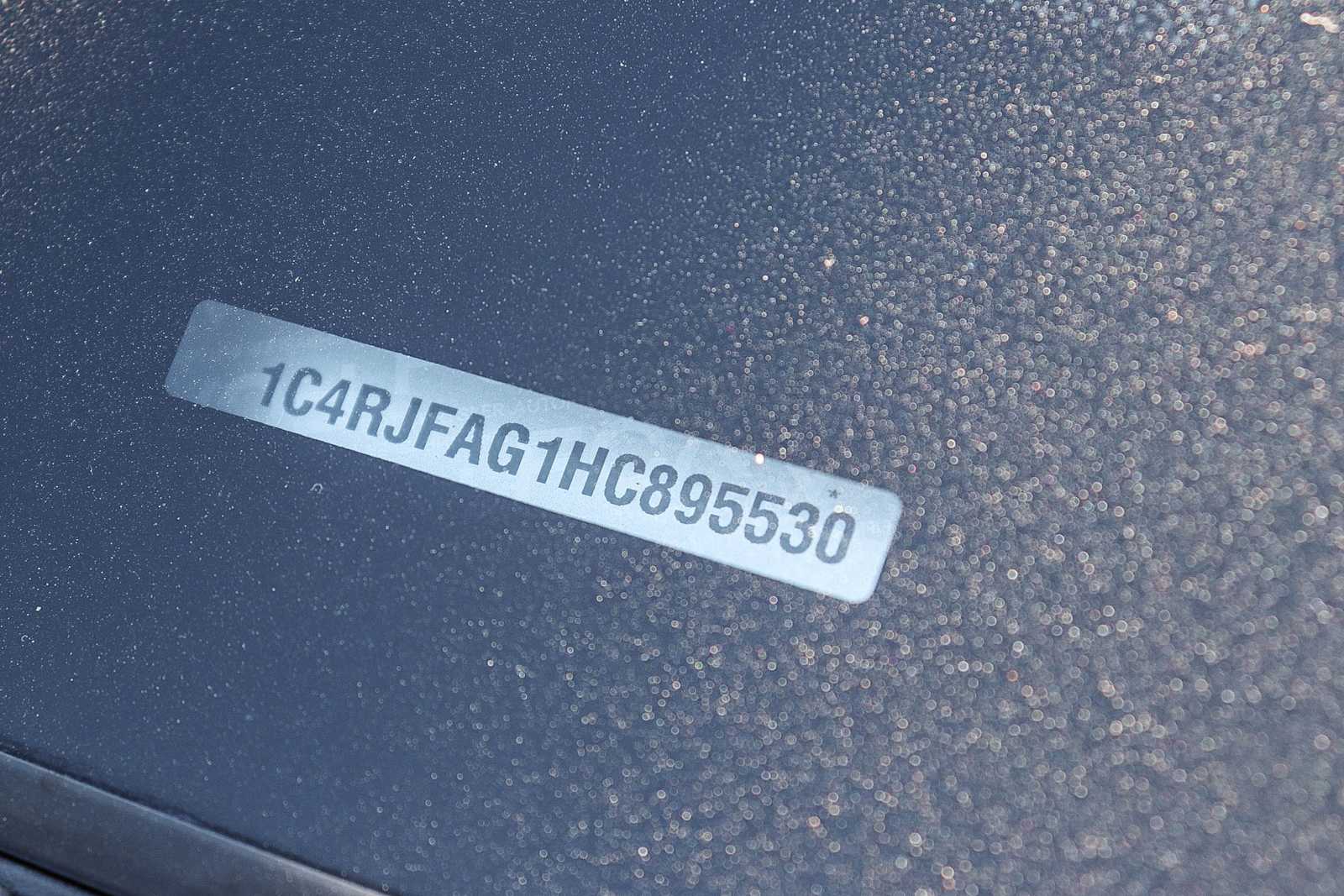 Thumbnail: 2017 Jeep Grand Cherokee - 9