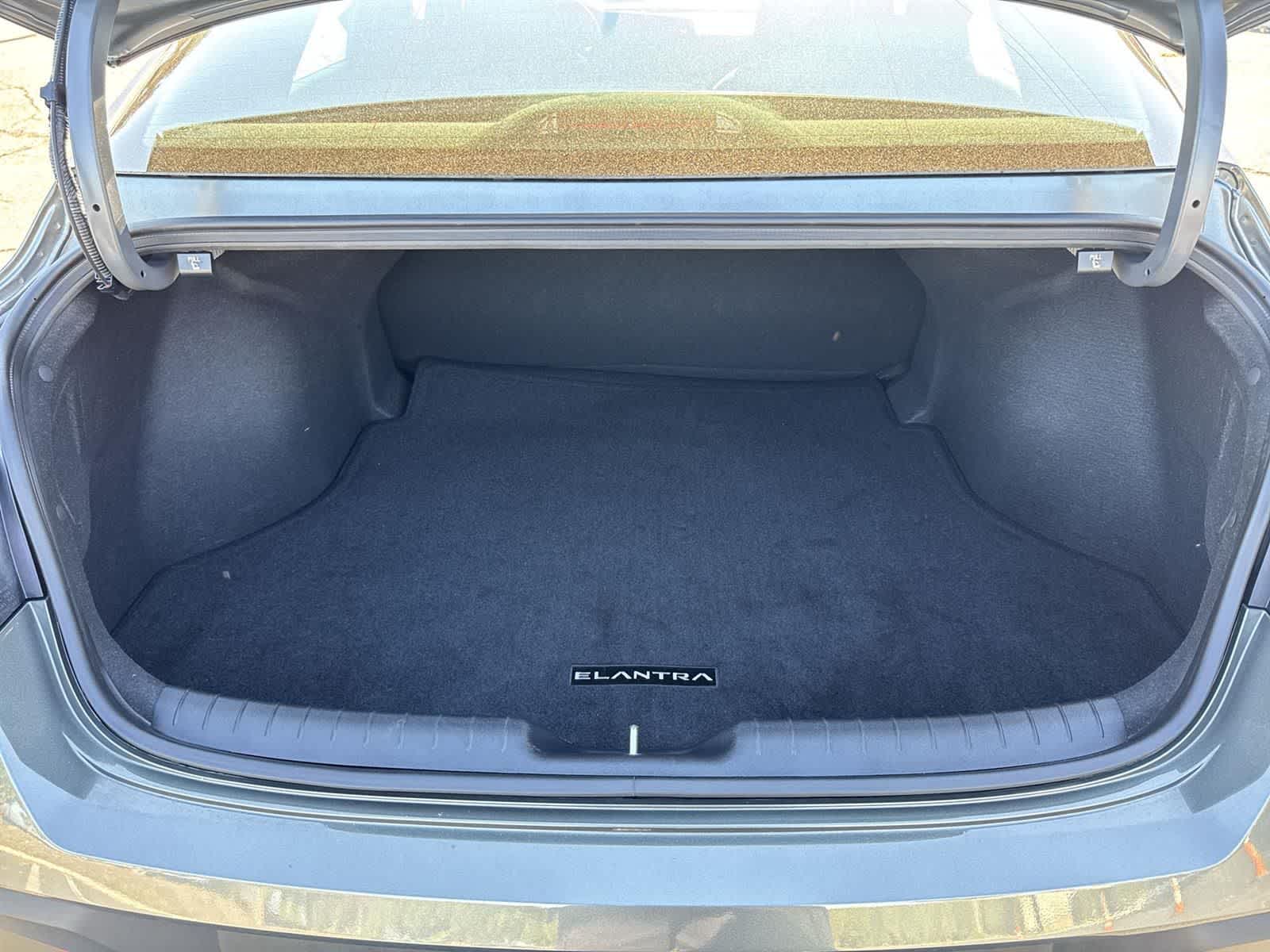 Thumbnail: 2025 Hyundai Elantra - 27