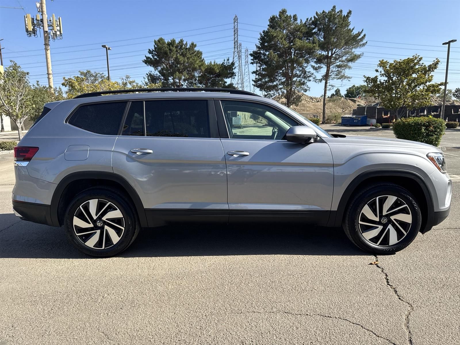 Thumbnail: 2025 Volkswagen Atlas - 3