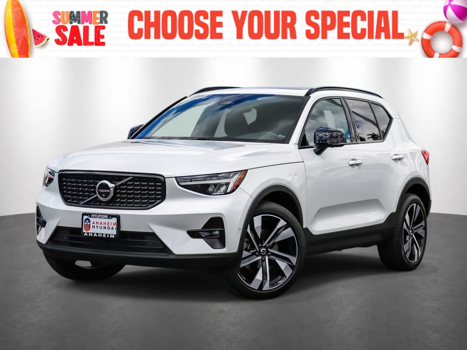 2023 Volvo XC40 B5 Ultimate Dark AWD's photo