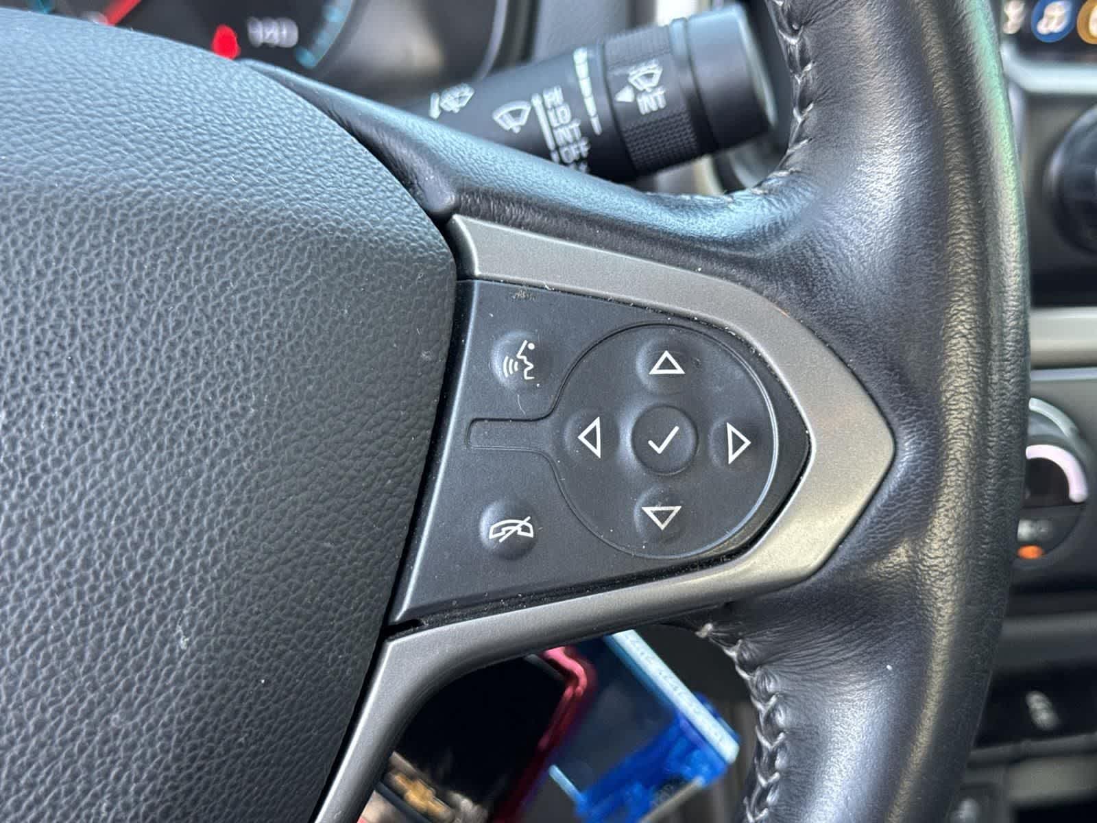 Thumbnail: 2022 Chevrolet Colorado - 23