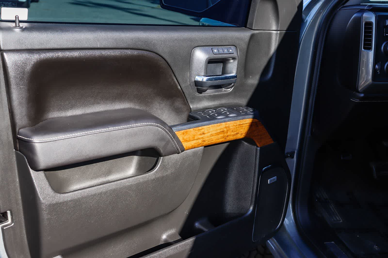 Thumbnail: 2017 Chevrolet Silverado 1500 - 21