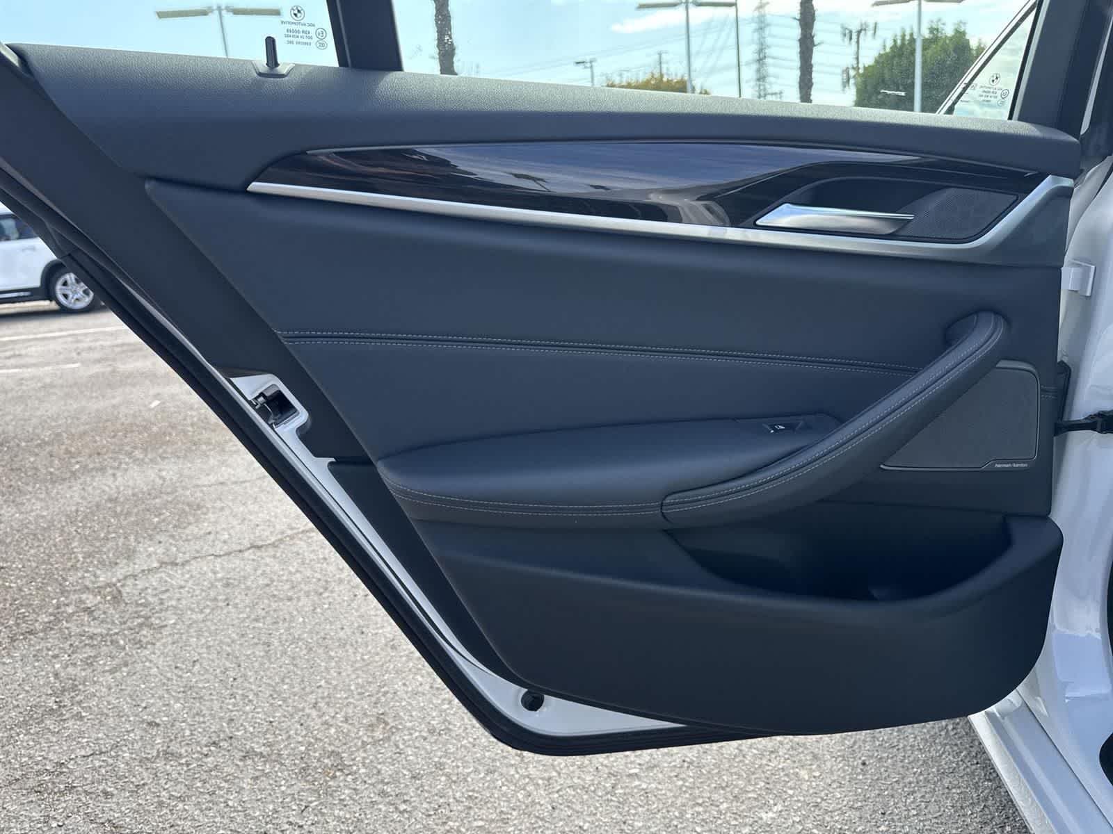 Thumbnail: 2023 BMW 5 Series - 26
