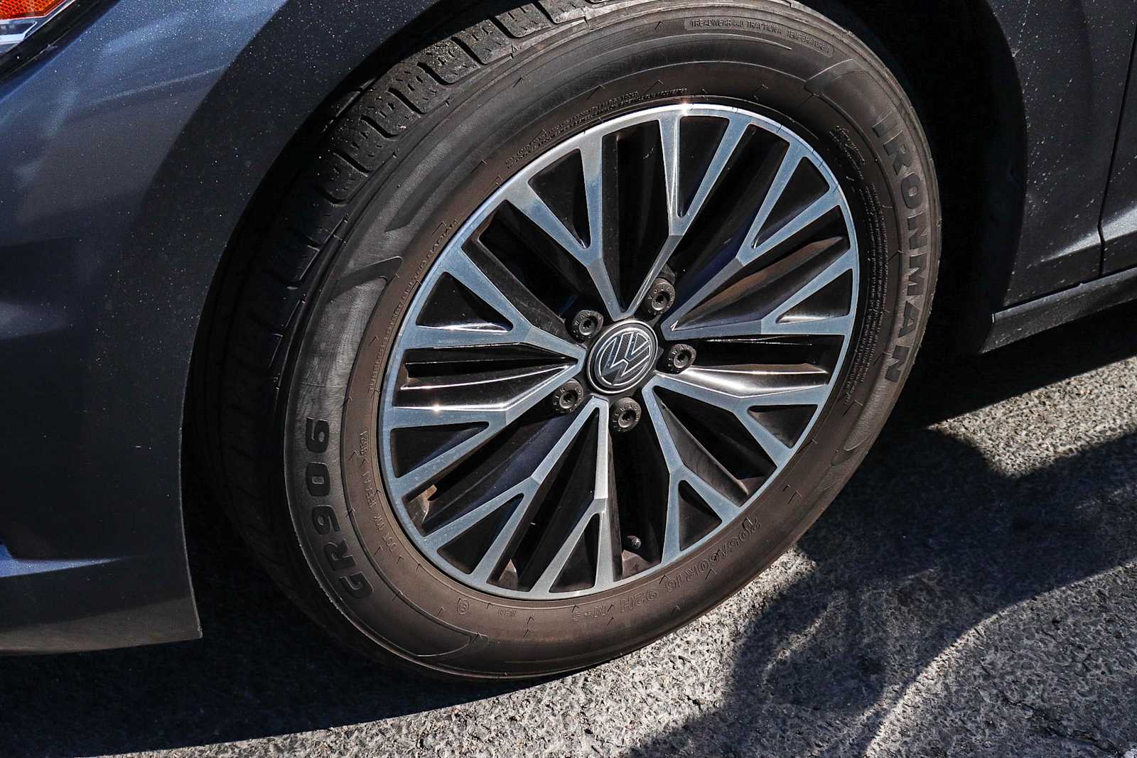 Thumbnail: 2019 Volkswagen Jetta - 4