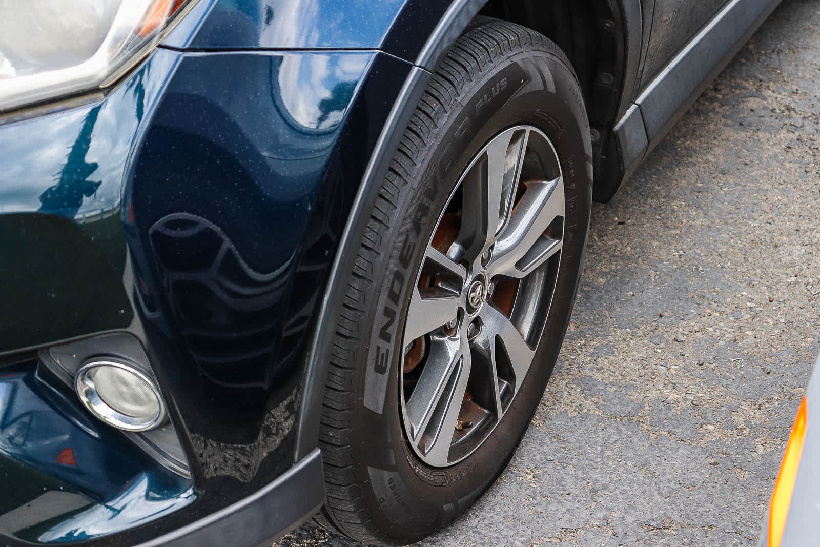 2018 Toyota RAV4 XLE photo 4