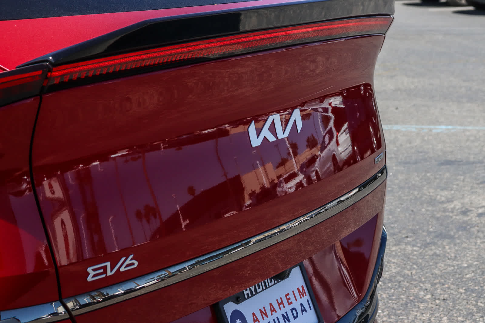 Thumbnail: 2022 Kia EV6 - 10