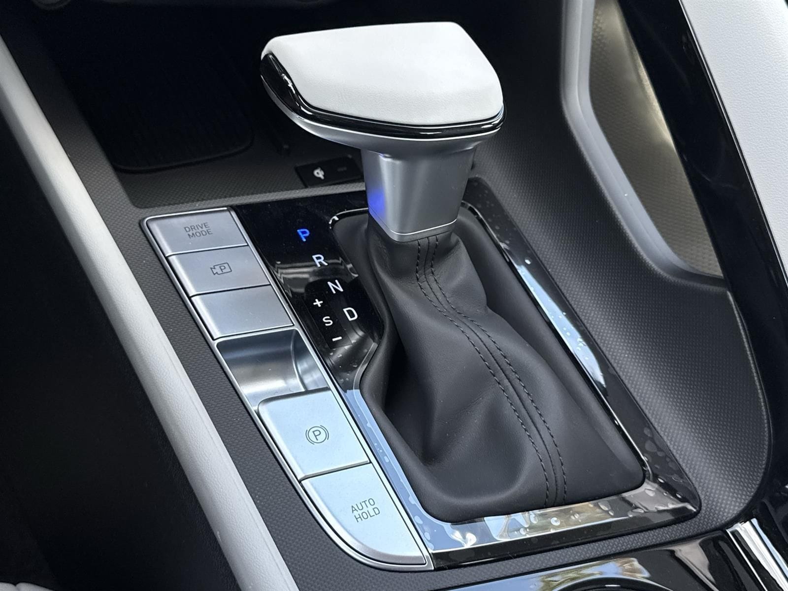 Thumbnail: 2025 Hyundai Elantra - 24