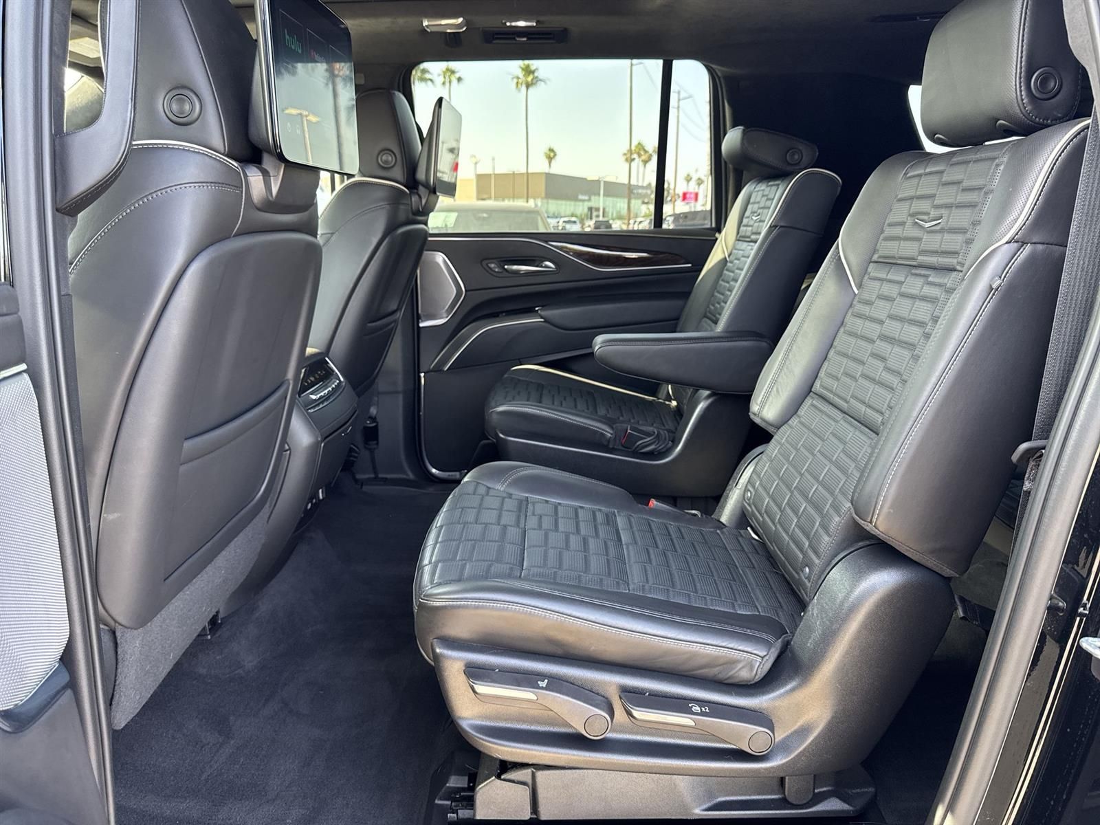 Thumbnail: 2022 Cadillac Escalade - 34