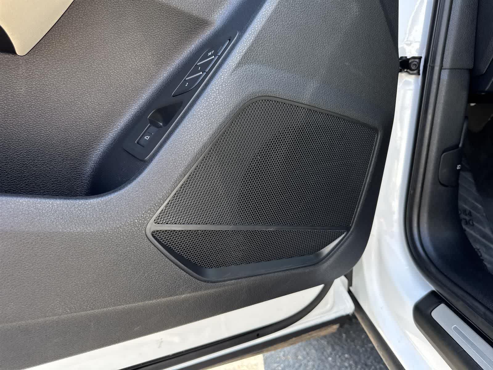 Thumbnail: 2024 Audi Q3 - 21