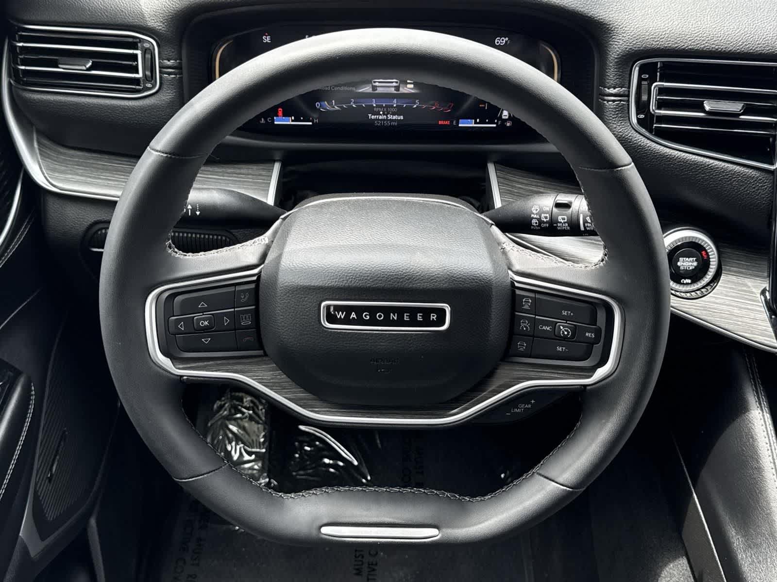 Thumbnail: 2023 Jeep Wagoneer - 9