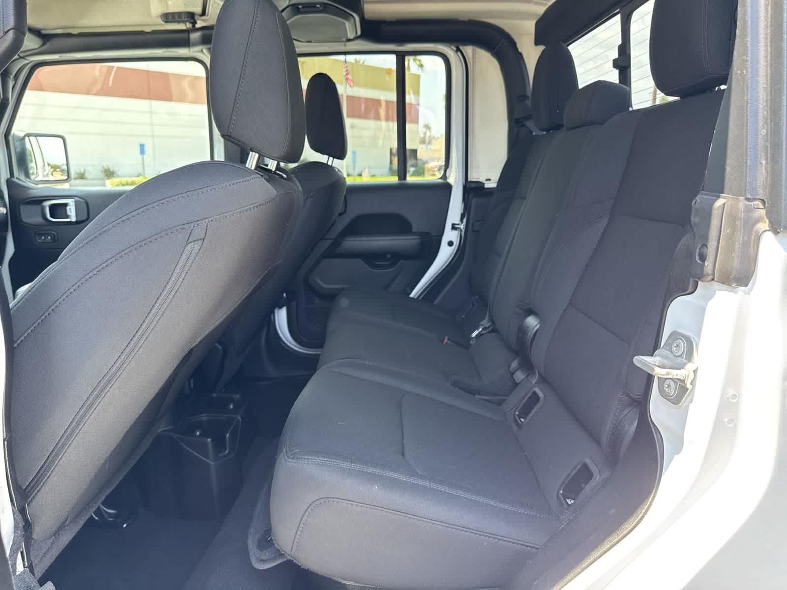 Thumbnail: 2023 Jeep Gladiator - 24